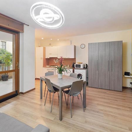 Best Way Rent - Appartamento Con Terrazzo Zona Sempione Milan Luaran gambar