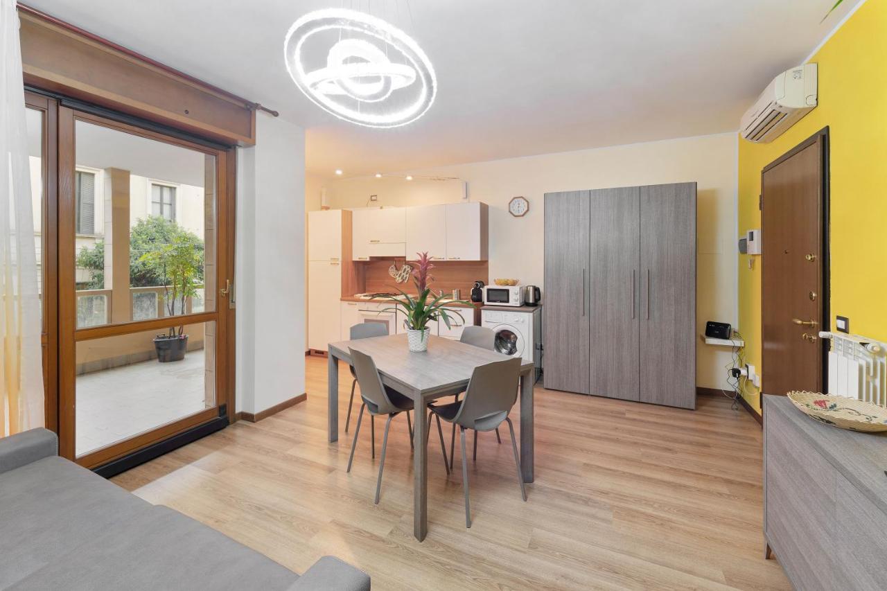 Best Way Rent - Appartamento Con Terrazzo Zona Sempione Milan Luaran gambar
