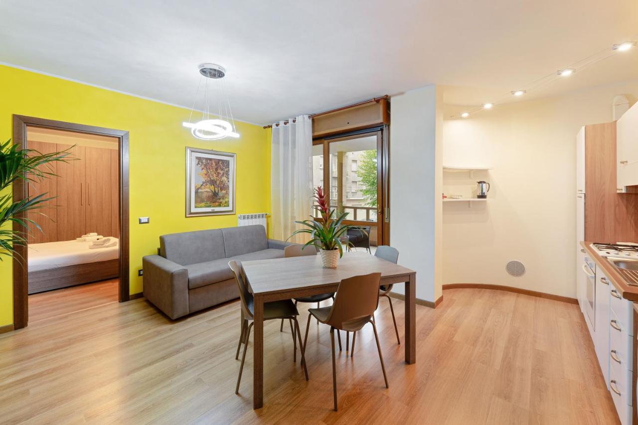 Best Way Rent - Appartamento Con Terrazzo Zona Sempione Milan Luaran gambar