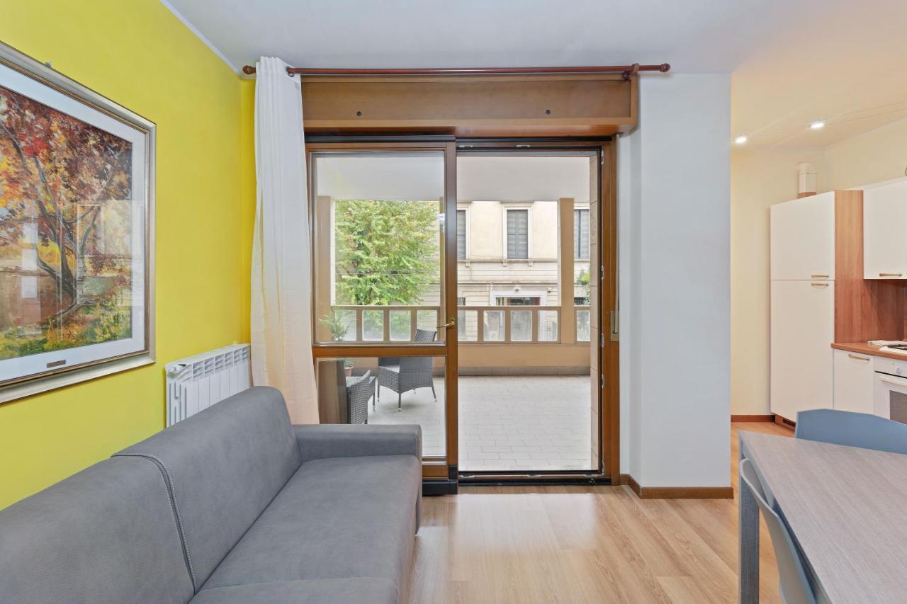 Best Way Rent - Appartamento Con Terrazzo Zona Sempione Milan Luaran gambar