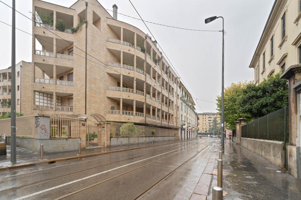 Best Way Rent - Appartamento Con Terrazzo Zona Sempione Milan Luaran gambar